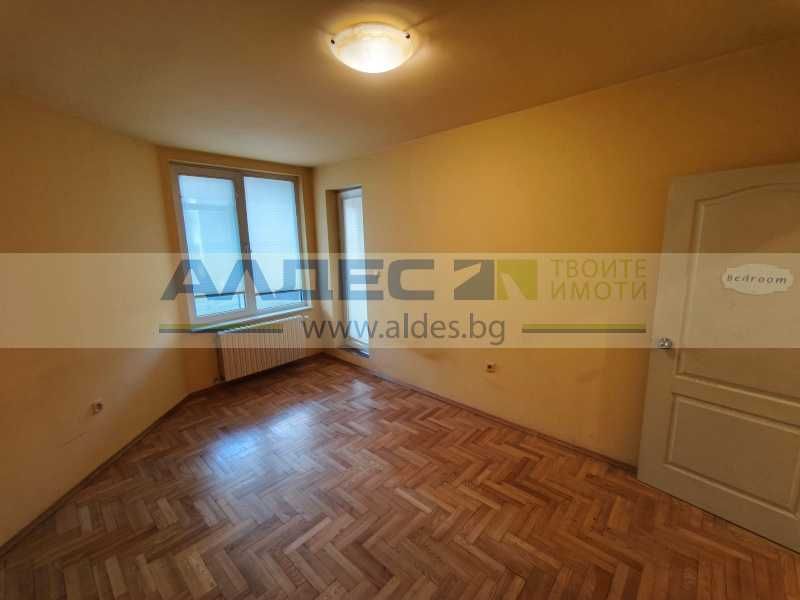 Продава се Тристаен апартамент в София, Борово - 132 кв.м за 1063 €/кв.м - Снимка #10