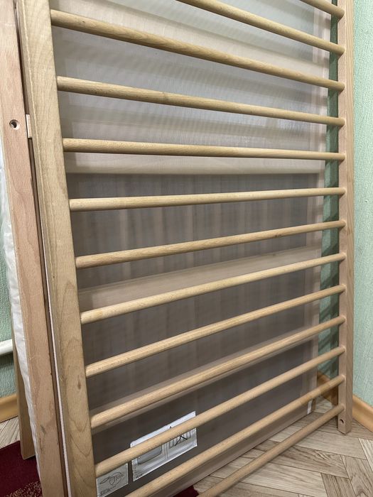 Б/у манеж и детский стульчик для кормления