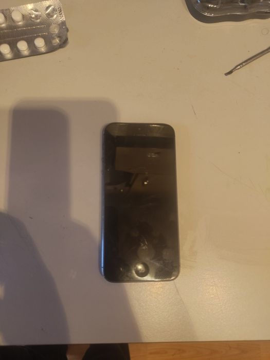 Vând iPhone 5  16 giga