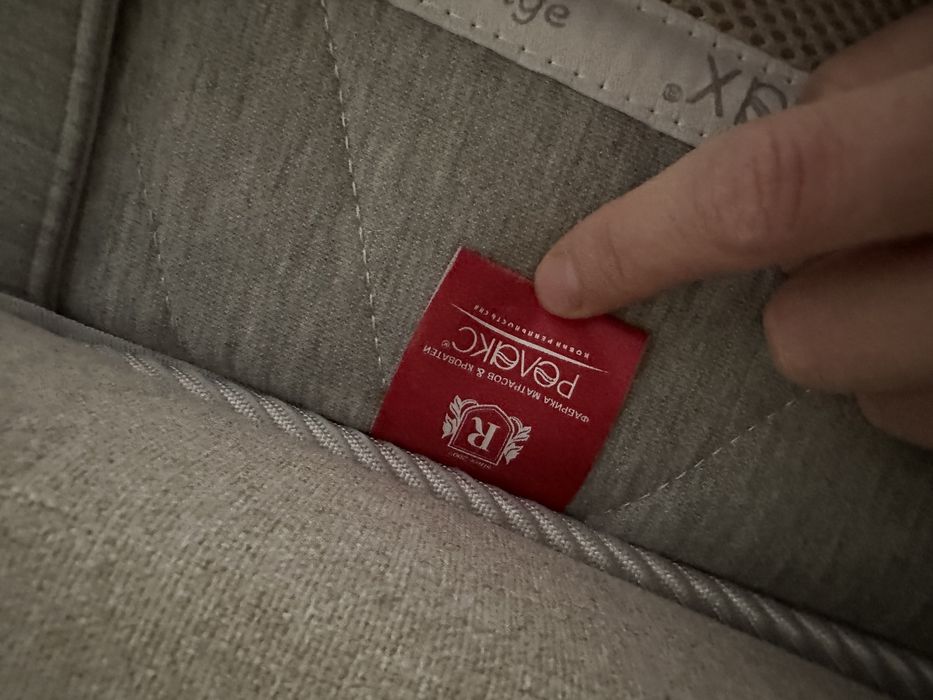 Продается спальный гарнитур продам