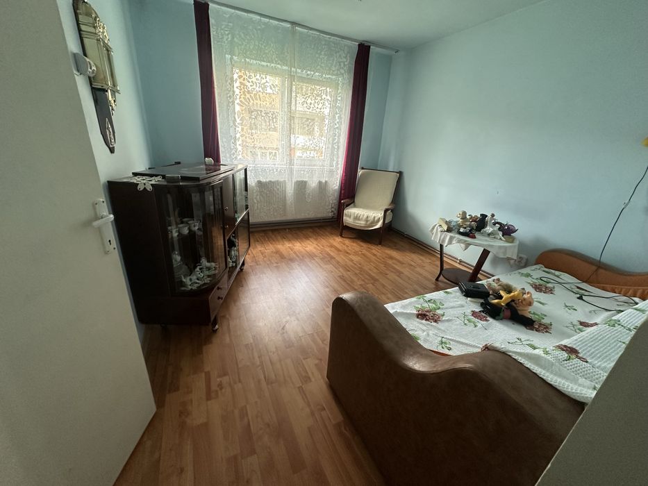 Vand apartament 2 camere,Petrosani,Str.Independentei,Etaj 1