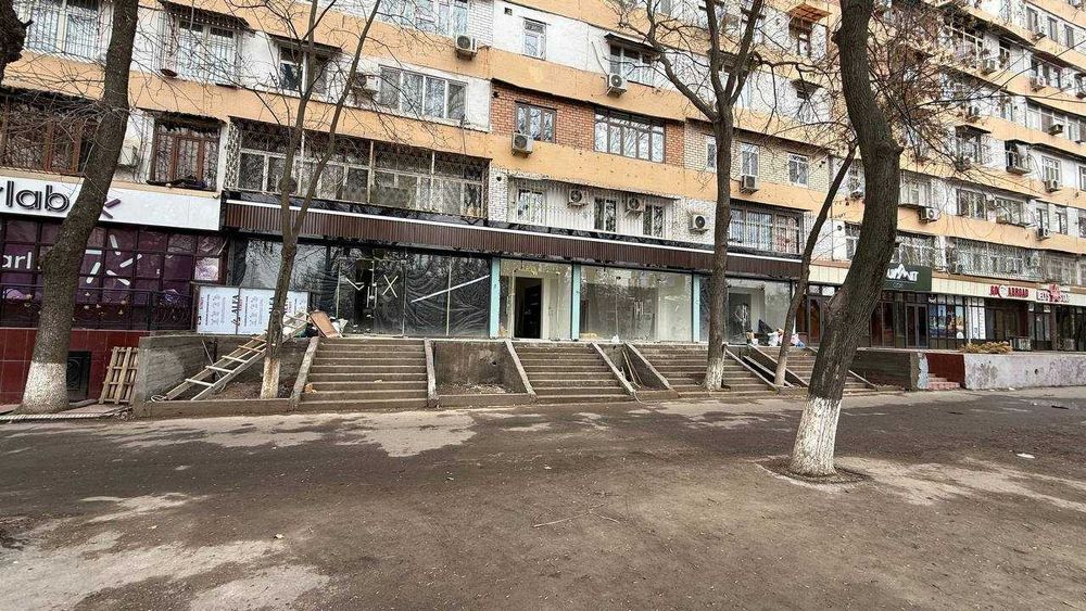 Нежилое помещение 1 линия 4 магазина в одном месте