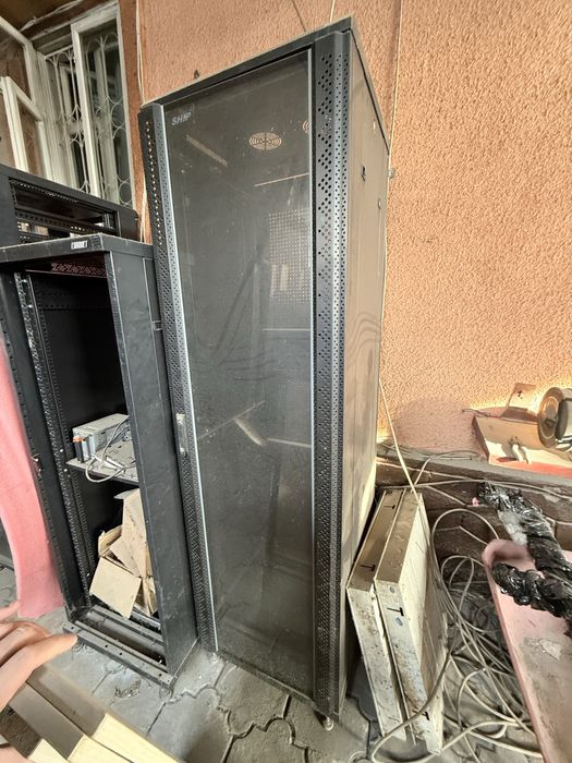 Серверные шкафы трех видов