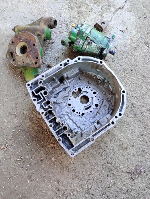 Piese tractor John Deere.