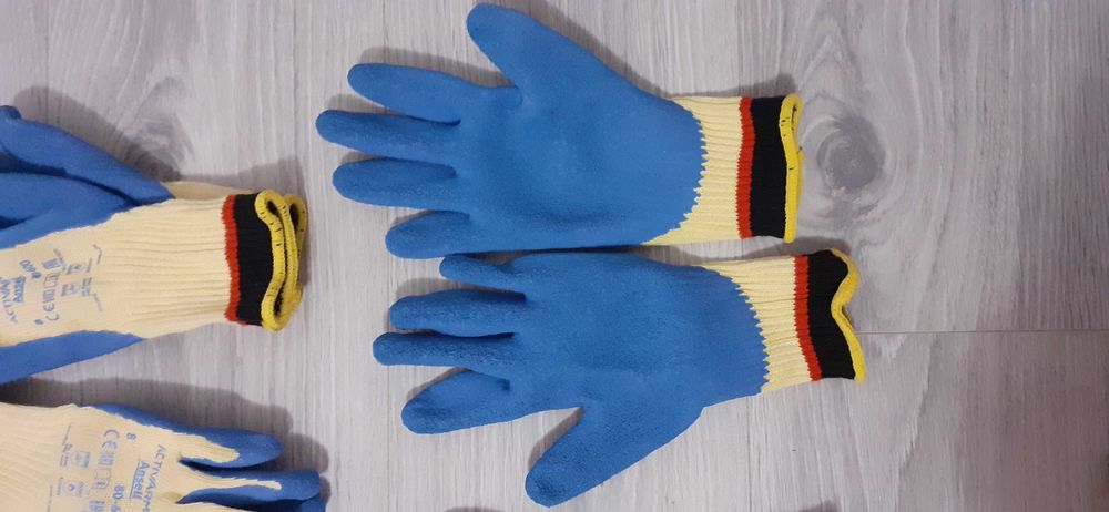 Manusi termice/anti-taiere, marimea 8