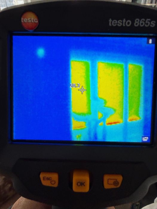 testo 865 — a thermal imaging camera for construction energy audits/testo 865 — o cameră de termoviziune pentru audituri energetice în construcții.