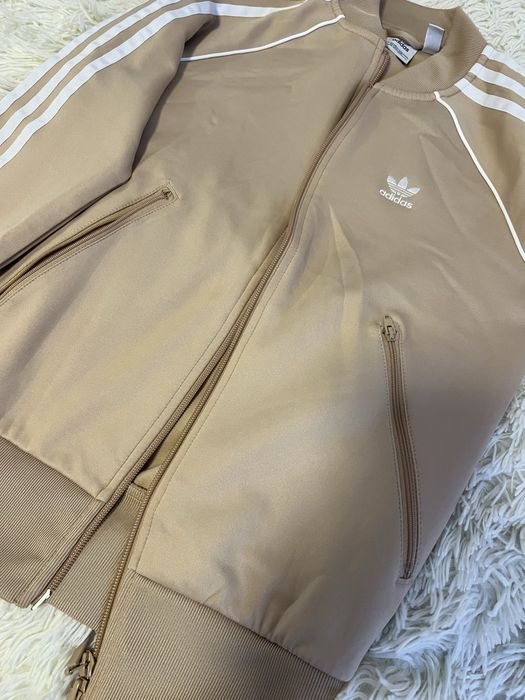Trening adidas crem deschis