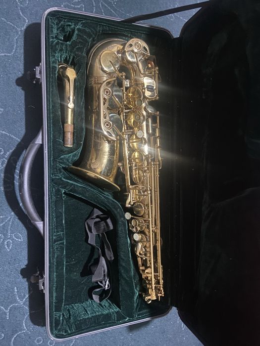 Саксафон срочна прадам 200$