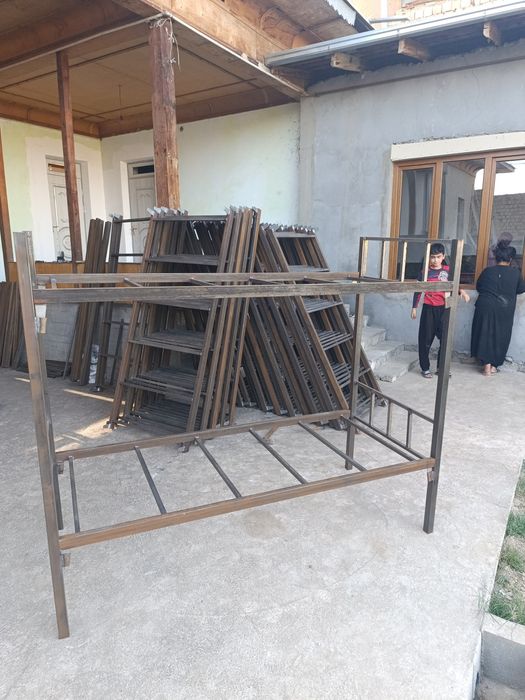 Двухъярусная кровать