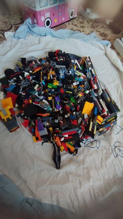 Конструктор Лего, весом 5,5 кг.