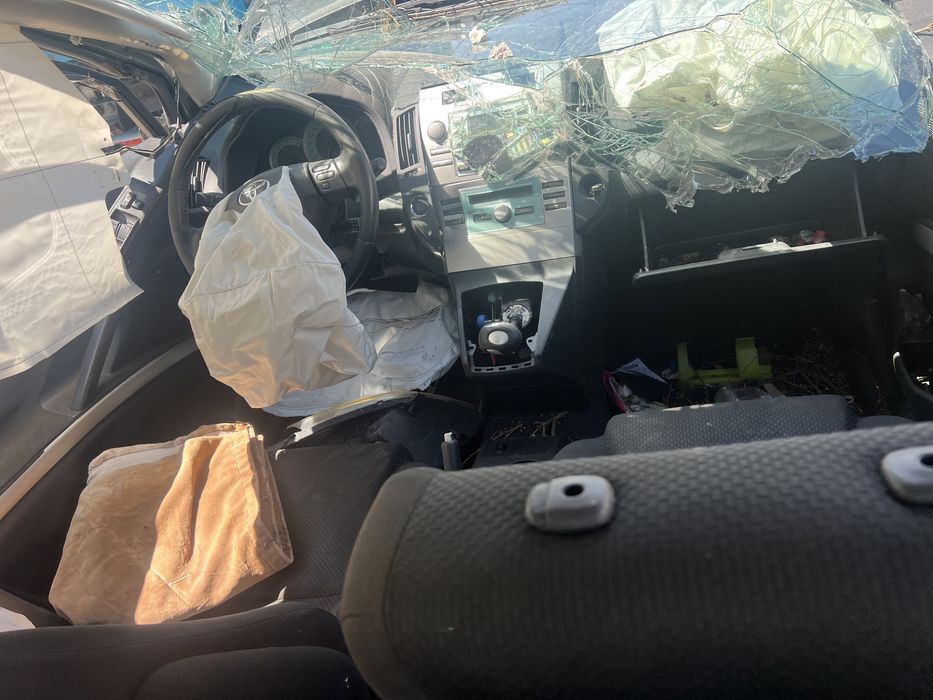 Toyota Corolla Verso НА ЧАСТИ