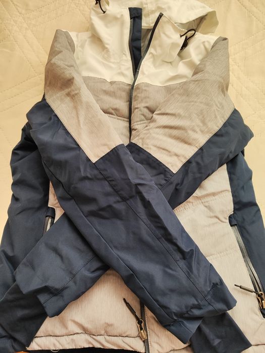 Дамско ски яке и ски панталон