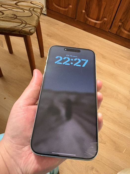 Продам IPHONE 16 pro max на 256гб