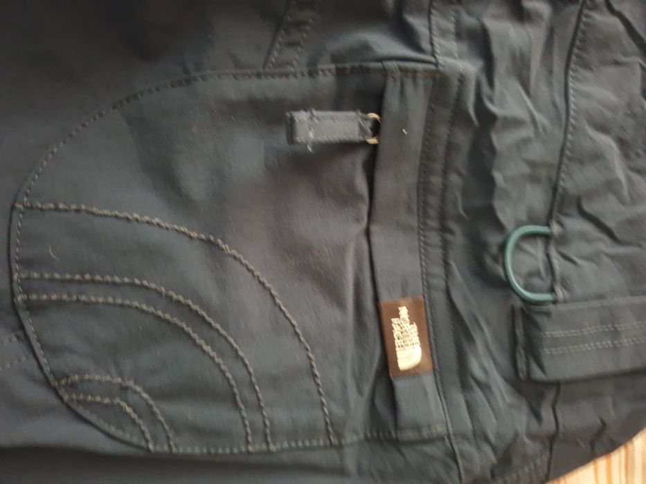 Vand pantaloni THE NORTH FACE marimea M
