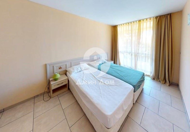 Продава се Двустаен апартамент в к.к. Слънчев бряг - 61 кв.м за 1181 €/кв.м - Снимка #3