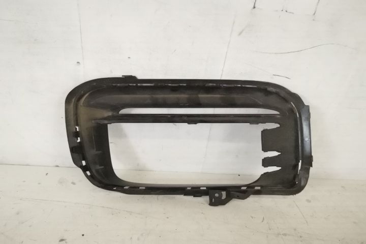 Ornament Grila Proiector Laterala Stanga Originala In Stare Buna Porsc