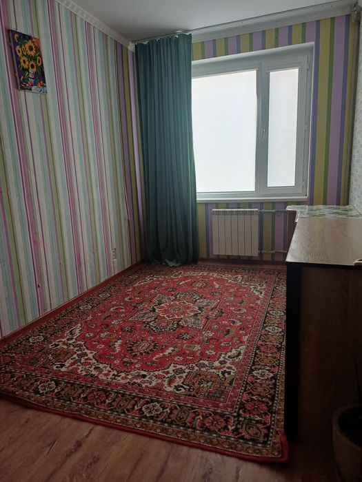 Уш бөлмелі пәтер жалға беріледі