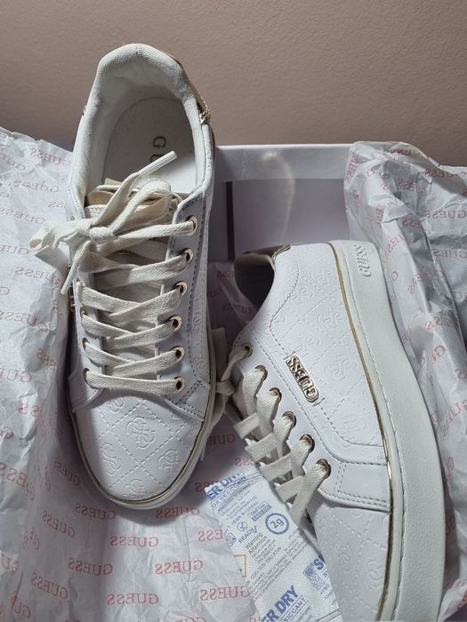 Adidasi tenisi guess