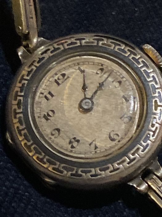 Сребърен дамски часовник