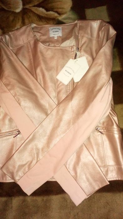 Продаю Куртку!!НОВАЯ.ТОРГ ЕСТЬ.