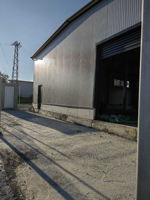 Дава се под наем Промишлена сграда в с. Тополи, Област Варна - 800 кв.м за 1326 € - Снимка #2