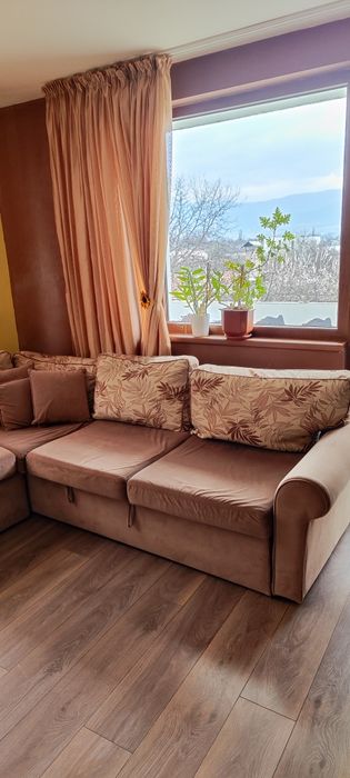 Диван разтегателен + подарък холна маса