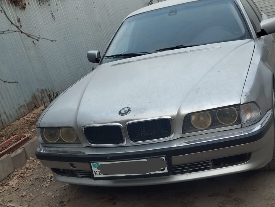 Продаю БМВ е38 срочно