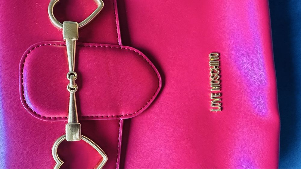 Нова чанта Love Moschino