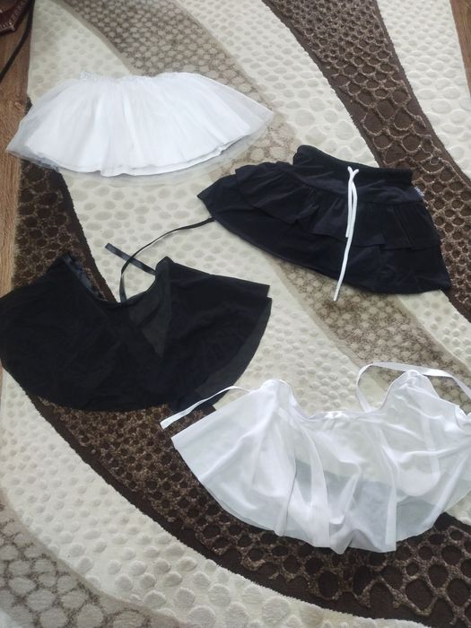 Продам гимнастическии купальники.    на девочку.