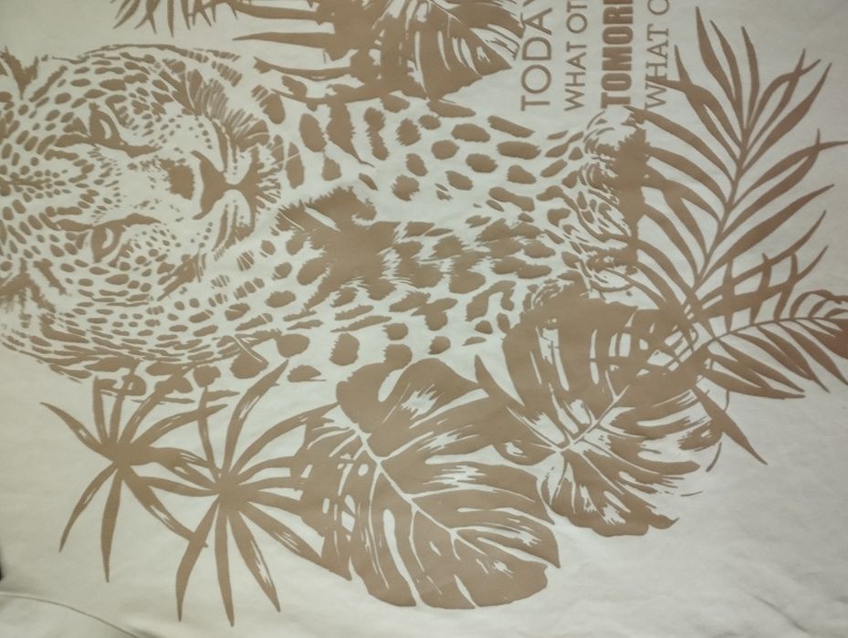 Тениска на алеса