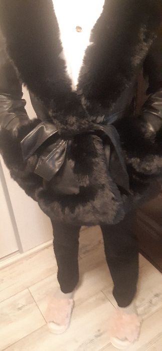 Blanita  naturala cu piele în lateral