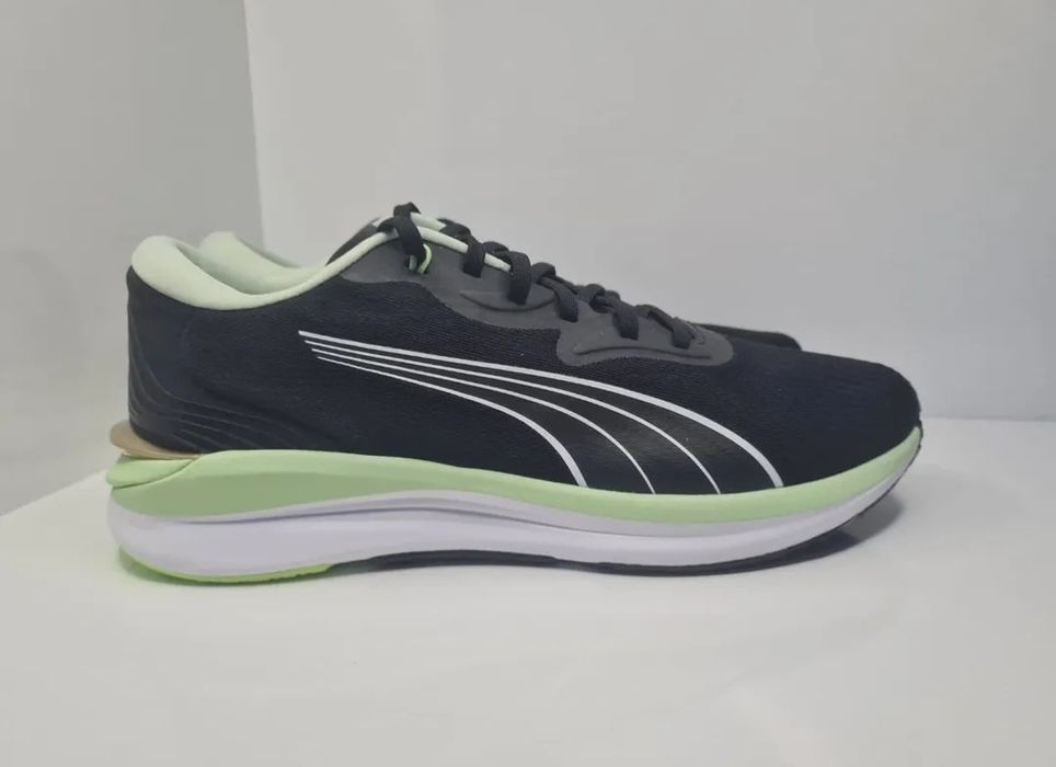 Маратонки Puma Nitro 

Чисто нови с кутия.

Размер 45 стелка 29.5 см.