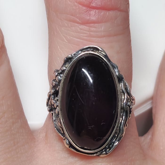 Inel din argint cu granat natural