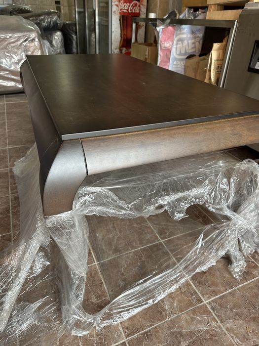 Стол журнальный, дерево.