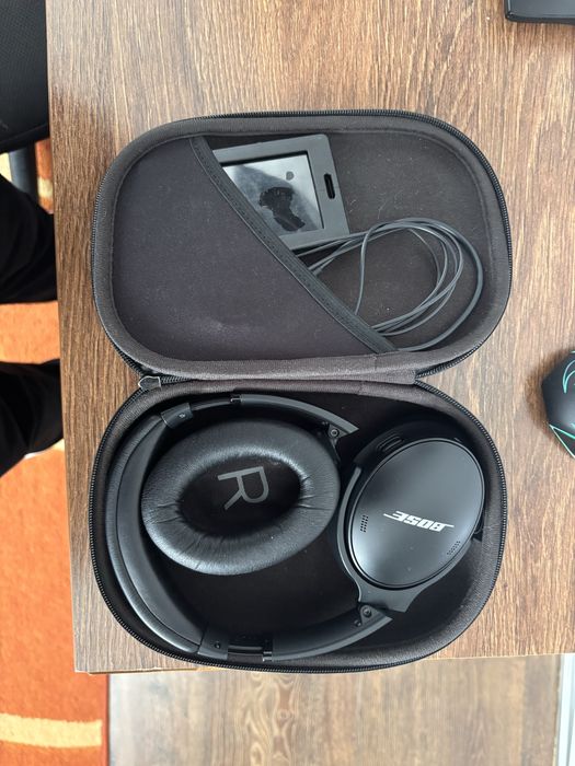 Vând căști Bose QuietComfort (Black)