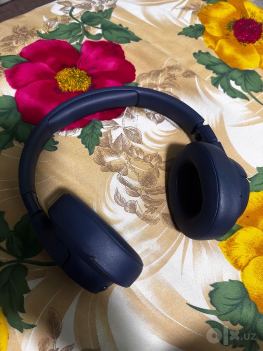 JBL 770NC headphone