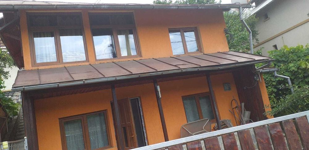 Vila la munte pe DN1 la8 km de Sinaia