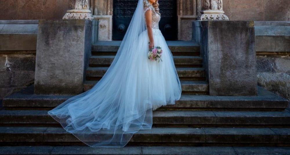 Vând rochiei mireasă