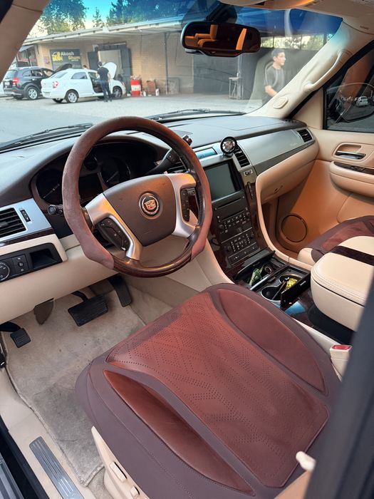 Cadillac Escalade 6.3 Ideal 2007 Сотилади