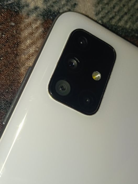 Продам samsung galaxy a51