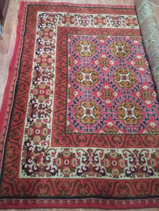 Советский ковер 2х3, провисел на стене