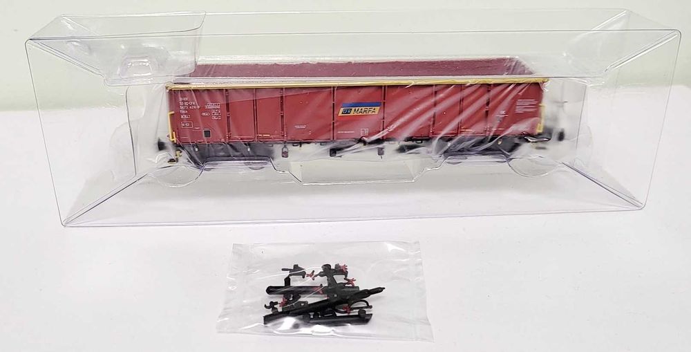 macheta vagon Eacs CFR Marfa var. rosu din set Albert Modell 500028 H0