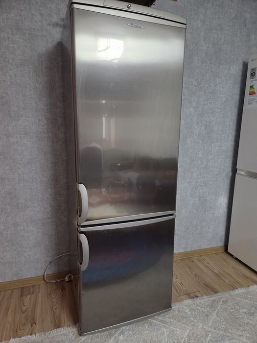 Холодильник рабочий