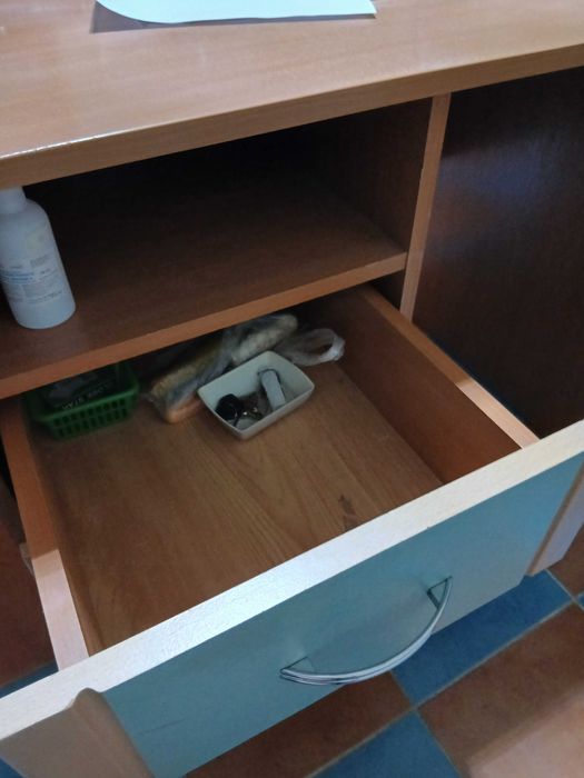 Стол письменный деревянный