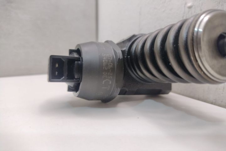 Injector Vw Audi Seat Skoda cod 038130073BP CT 038130073BP CT Audi A4