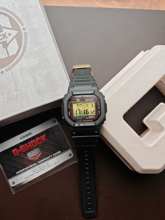 Gshock DW 5040PG 40th anniversary box papers