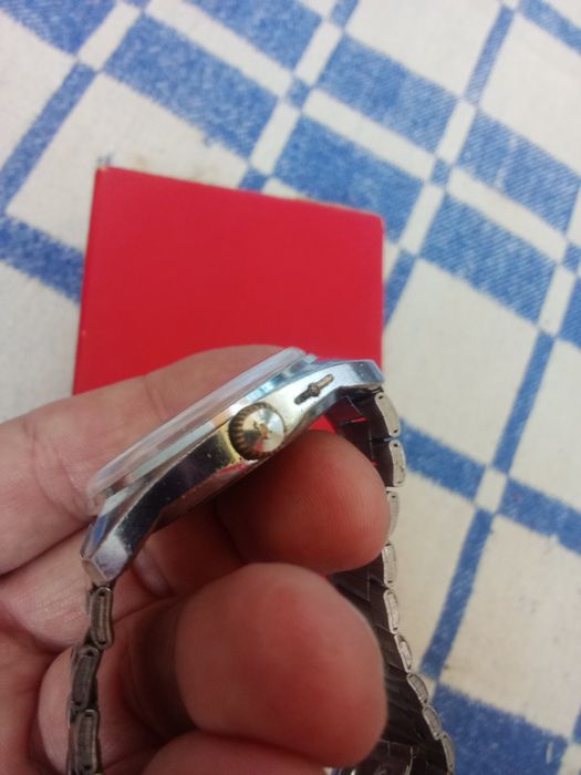 часы Слава 26 камней ( СССР ) двойной календарь