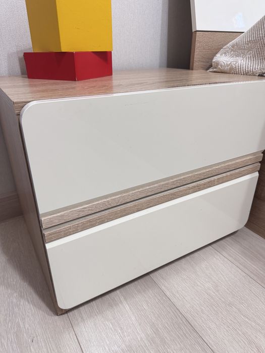 Спальный гарнитур.срочно.торг.