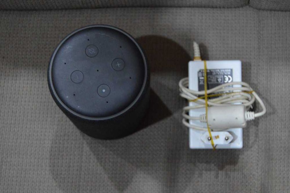Boxă Inteligentă Amazon Echo Plus (1st Gen) - Hub Zigbee Integrat