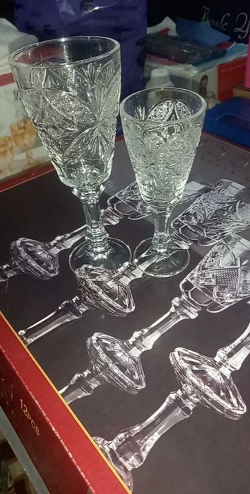 Xrustal 12talik komplekt va boshqa pasudala sotiladi